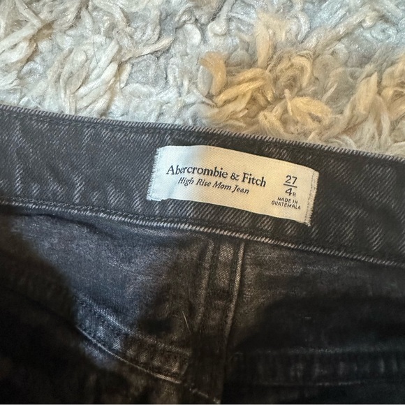 ABERCROMBIE distressed high rise mom jeans - Picture 4 of 5